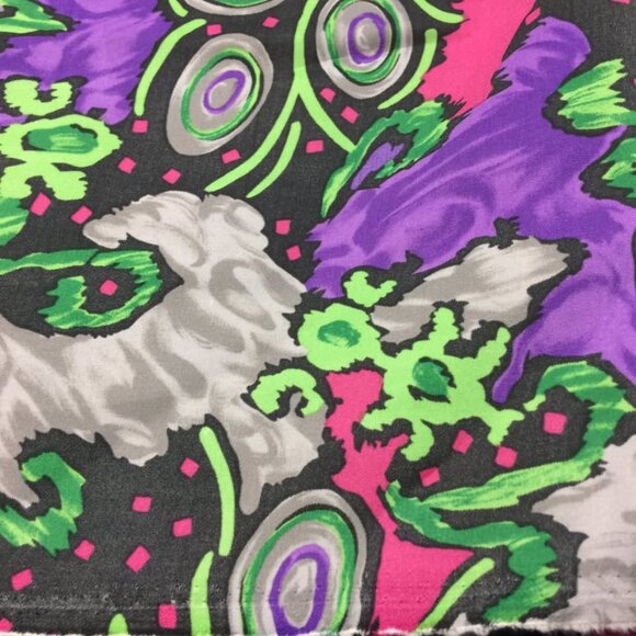 3 1/2 Yards Bright Silky Fabric Material Retro Vibe - Picture 5 of 5